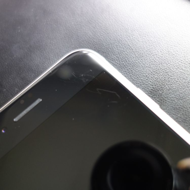 ��SIM�ե꡼��iPhoneSE3 64GB �������饤�� ����86�� �������¡�