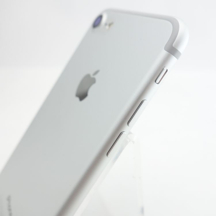 ��SIM�ե꡼��iPhone7 32GB ����С� ����96�� �������¡�