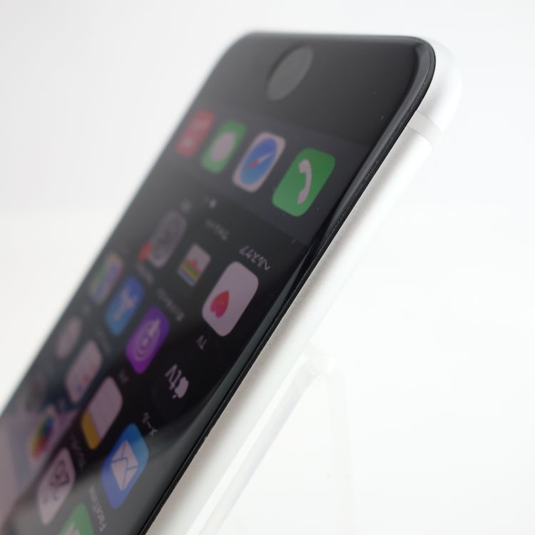 ��SIM�ե꡼��iPhoneSE2 64GB �ۥ磻�� ����83�� �������¡�