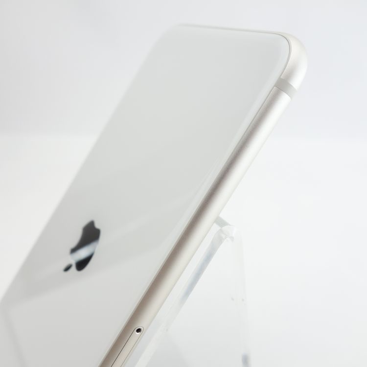 ��SIM�ե꡼��iPhoneSE3 64GB �������饤�� ����83�� �������¡�