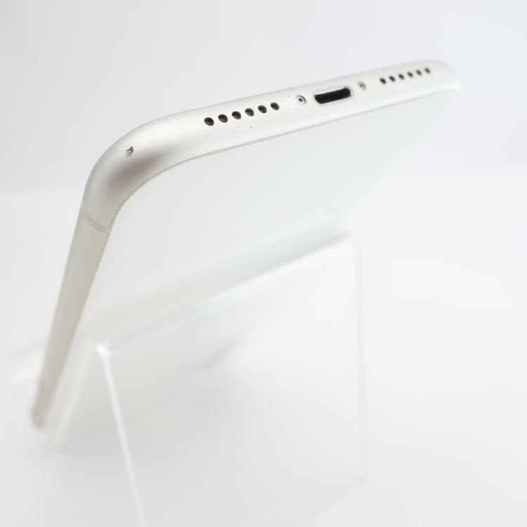 ��SIM�ե꡼��iPhone11 64GB �ۥ磻�� ����84�� �������¡�