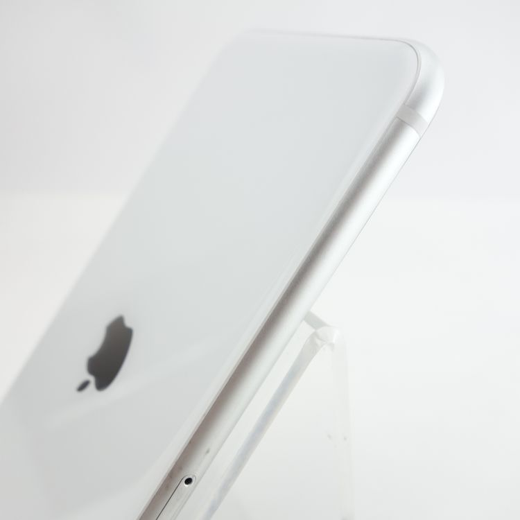 ��SIM�ե꡼��iPhoneSE2 64GB �ۥ磻�� ����92�� �������¡�
