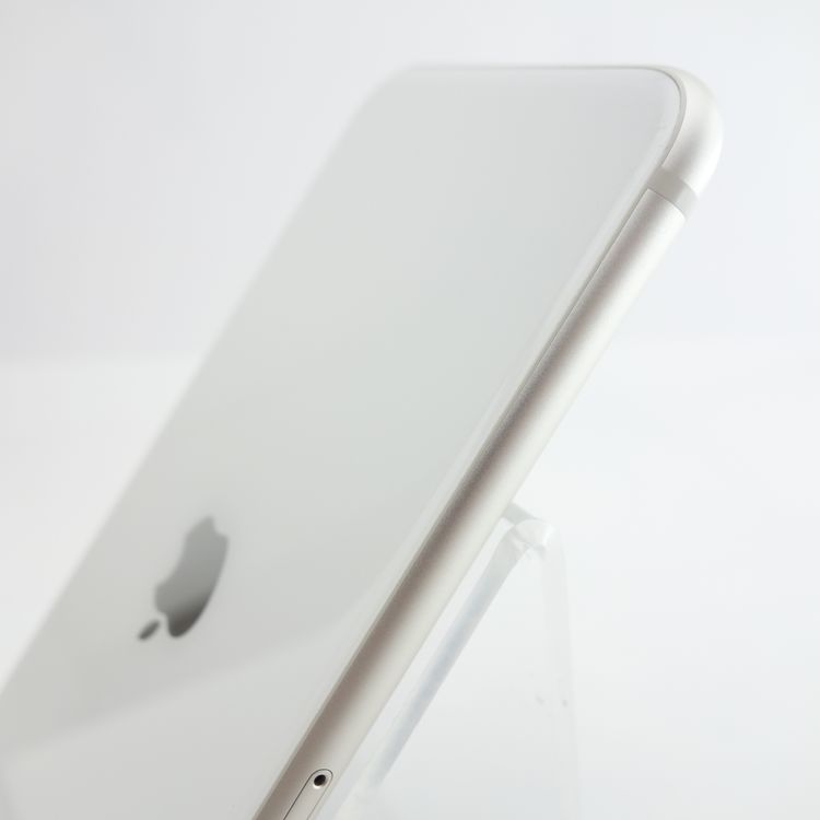 ��SIM�ե꡼��iPhoneSE3 64GB �������饤�� ����84�� �������¡�