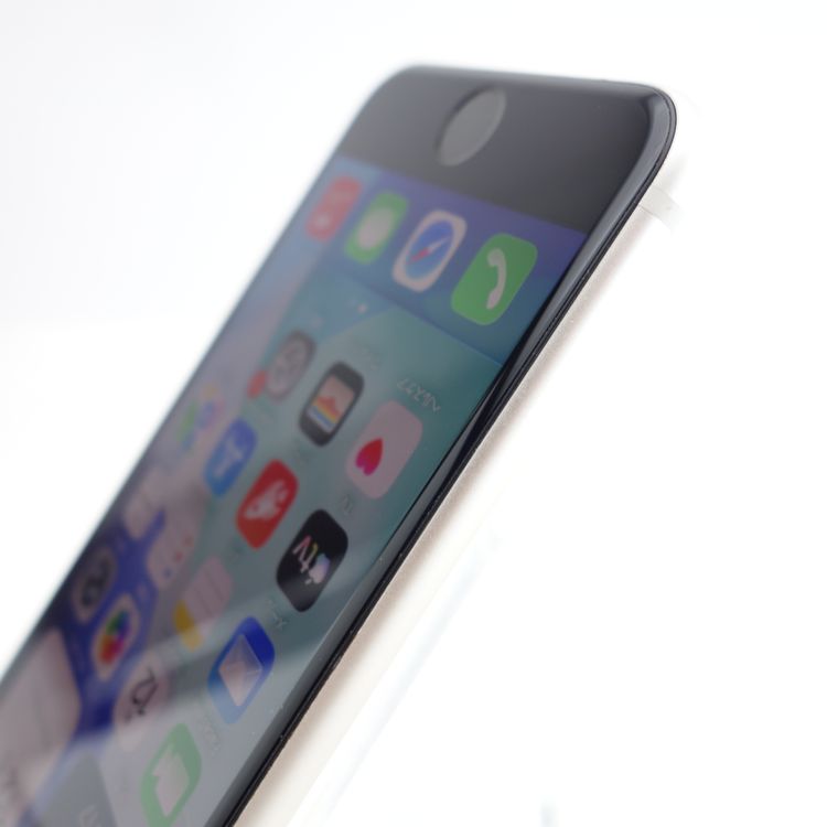 ��SIM�ե꡼��iPhoneSE3 64GB �������饤�� ����83�� �������¡�