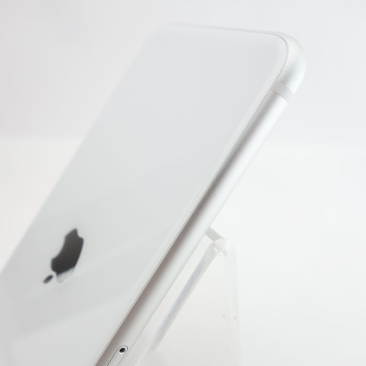 ��SIM�ե꡼��iPhoneSE2 64GB �ۥ磻�� ����82�� �������¡�