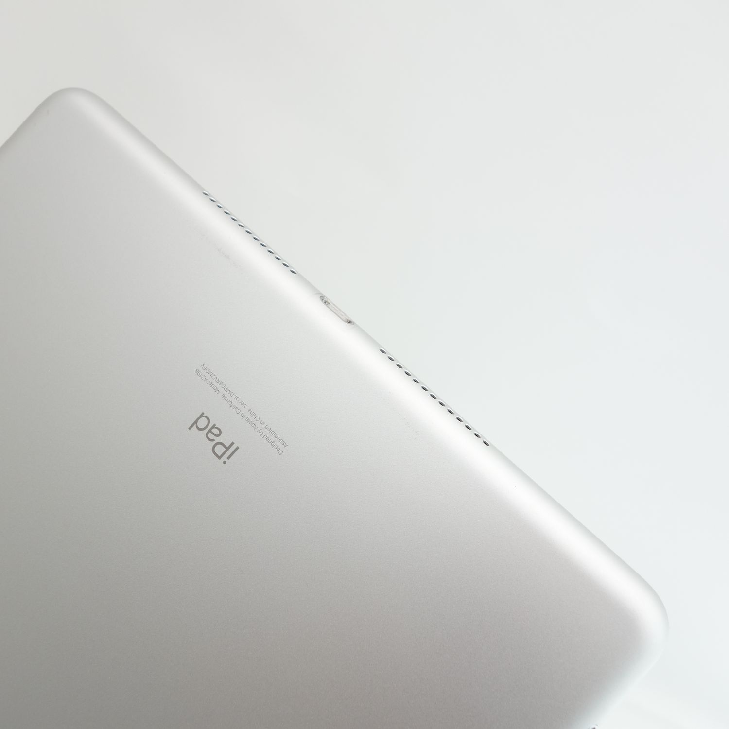 ムスビー｜【10.2インチ】iPad 第7世代 32GB シルバー 電池94％ 利用 