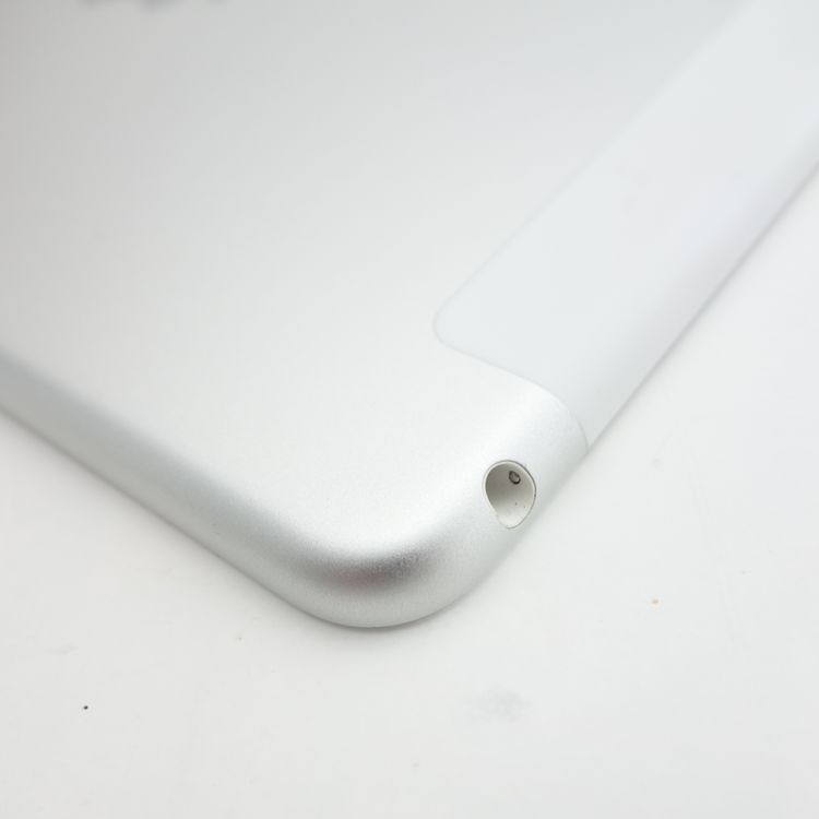 ��7.9�������iPad mini 4 128GB ����С� ����89�� SIM�ե꡼
