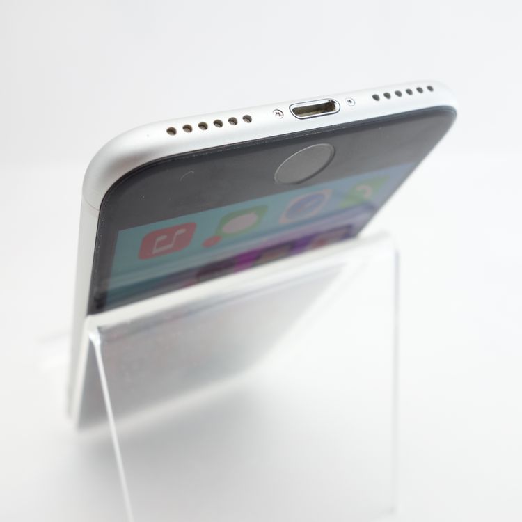 ��SIM�ե꡼��iPhoneSE2 128GB �ۥ磻�� ����88�� �������¡�