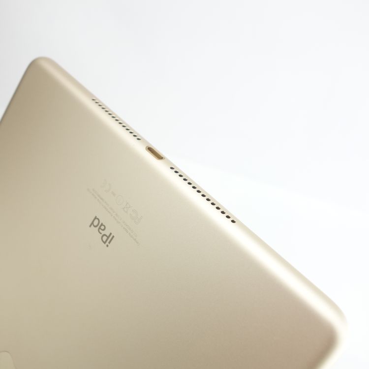 ��9.7�������iPad Air2 64GB ������� ����95�� �������¡� docomo��