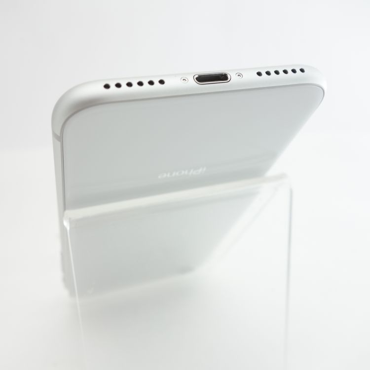 【SIMフリー】iPhone8 64GB シルバー 電池100% 利用制限〇