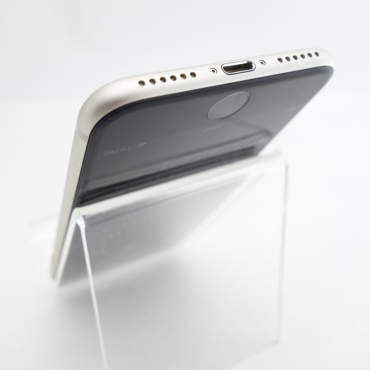 ��SIM�ե꡼��iPhoneSE3 64GB �������饤�� ����86�� �������¡�