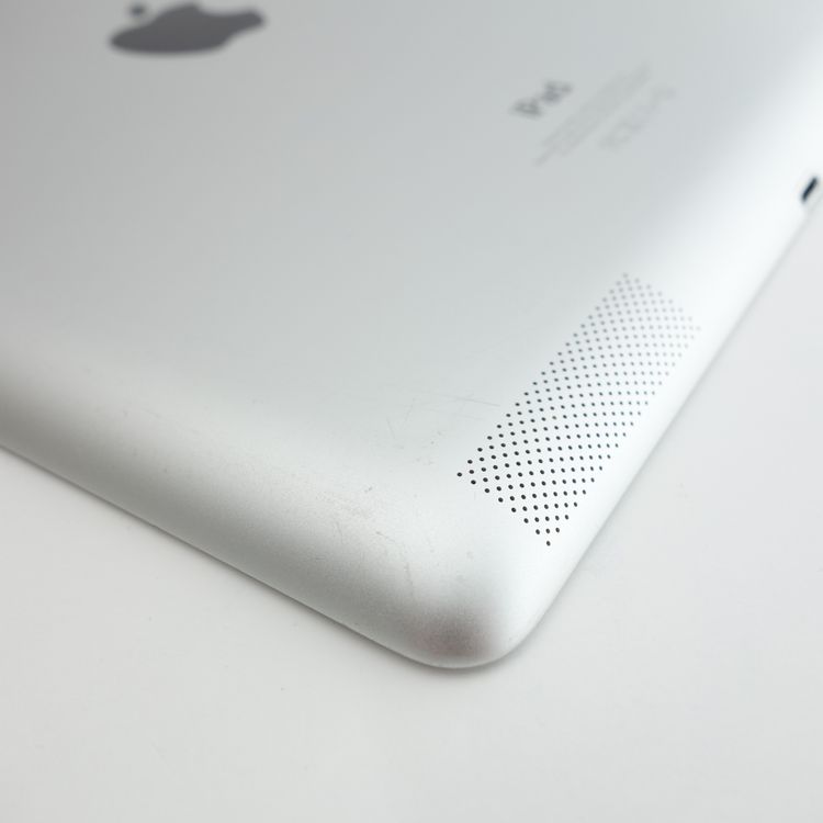 �ڥ���󥯡�iPad ��4���� 16GB �ۥ磻�� ����28�� Wi-Fi��ǥ� ��������