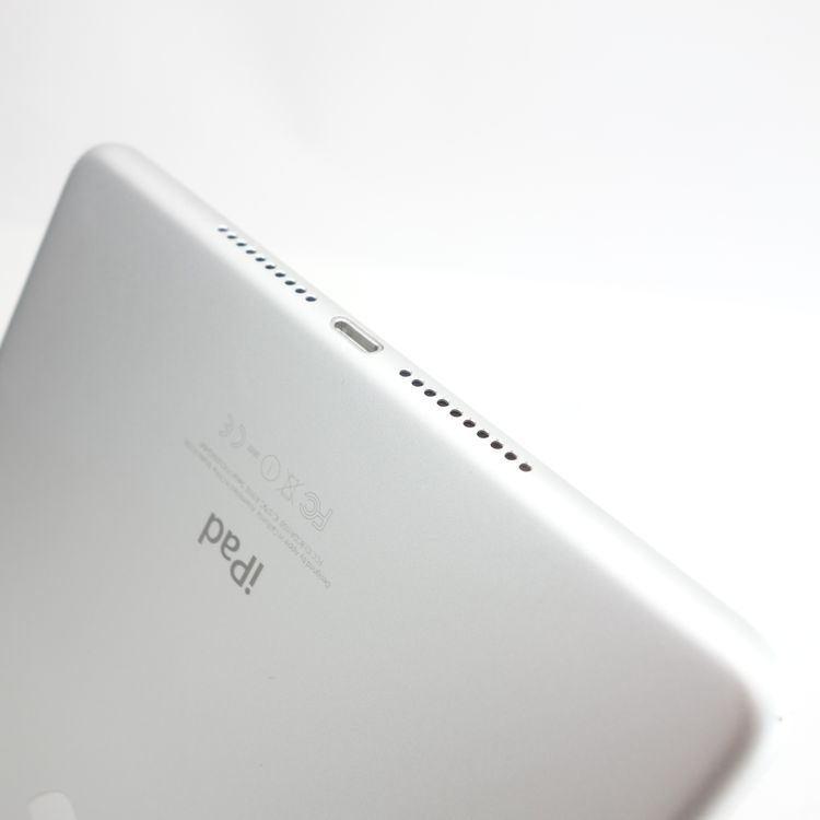��7.9�������iPad mini 4 128GB ����С� ����89�� SIM�ե꡼