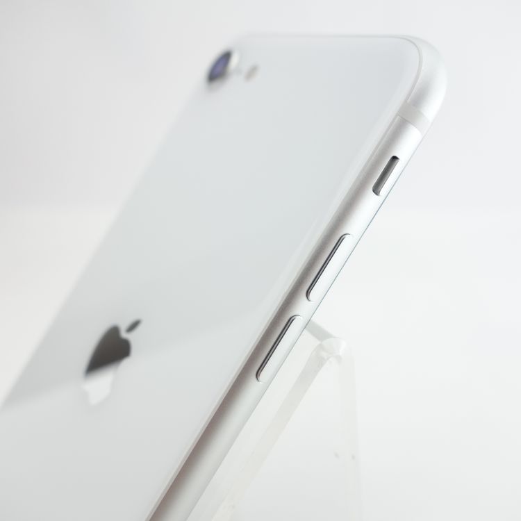 ��SIM�ե꡼��iPhoneSE2 64GB �ۥ磻�� ����91�� �������¡�