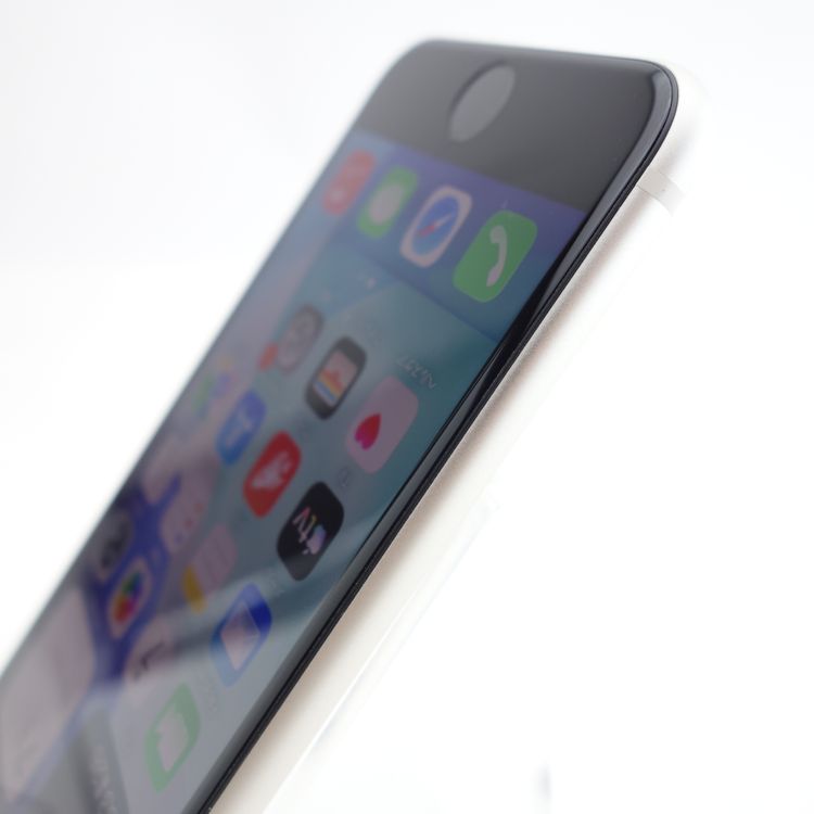 ��SIM�ե꡼��iPhoneSE3 64GB �������饤�� ����86�� �������¡�