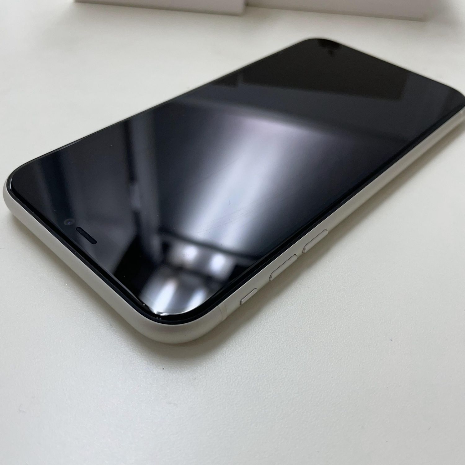 ムスビー｜☆新品同様☆電池100%☆SIMフリー iPhone11 128GB ホワイト