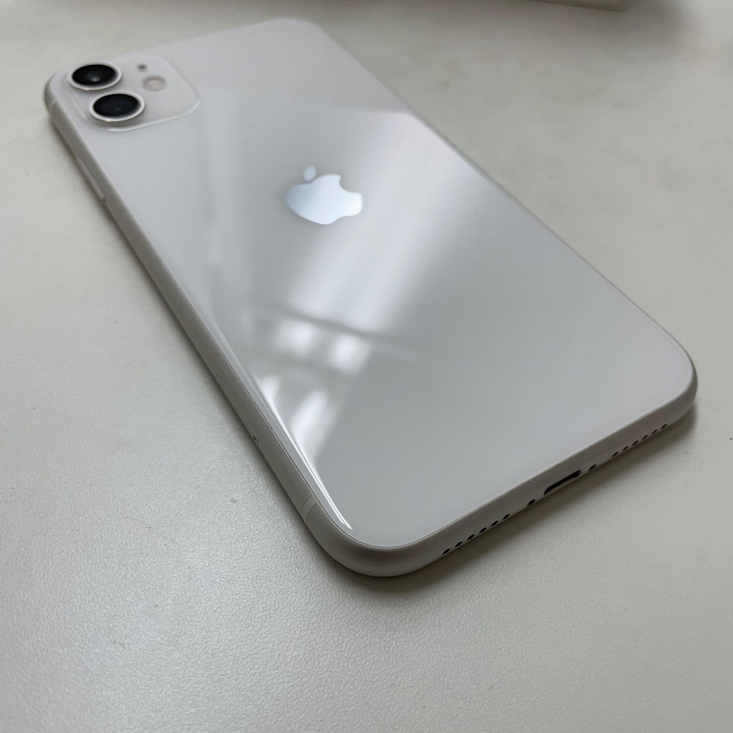 ムスビー｜☆新品同様☆電池100%☆SIMフリー iPhone11 128GB ホワイト