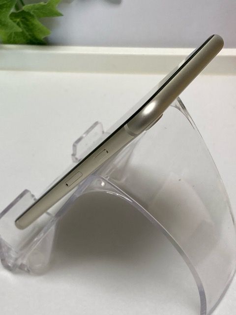 SIMե꡼ iPhoneSE 3 饤 64GB ڥХåƥ꡼86