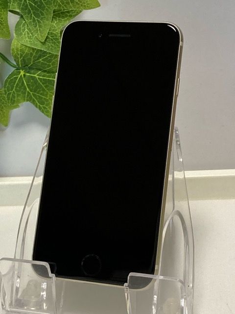 ڥХåƥ꡼100SIMե꡼  iPhone SE(3) 64GB 饤