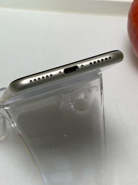 SIMե꡼ iPhoneSE 3 饤 64GB ڥХåƥ꡼85