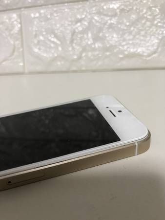 �����ʡ������ɹ���  SIM�ե꡼ iPhone SE 16GB ������� USB���ޤ��դ�