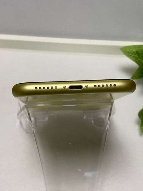 au SIM�ե꡼ iPhone 11 64GB �������� MWLW2J/A