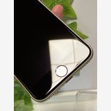 ڥХåƥ꡼100SIMե꡼  iPhone SE(3) 64GB 饤