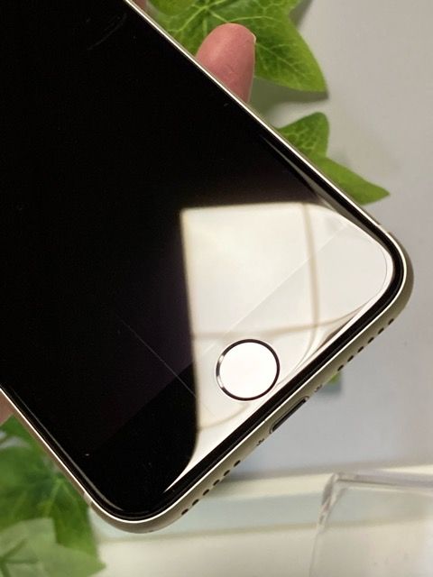 ڥХåƥ꡼100SIMե꡼  iPhone SE(3) 64GB 饤