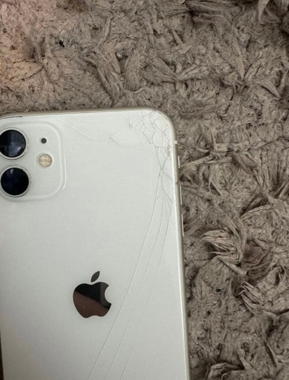 iPhone 11 �ۥ磻�� 128 GB SIM�ե꡼