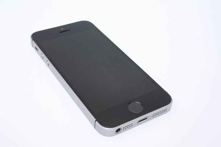 ムスビー｜SIMフリー iPhoneSE 第1世代 16GB spacegray Cランク
