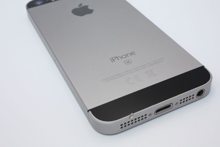 SIM�ե꡼ iPhoneSE ��1���� 32GB spacegray B���