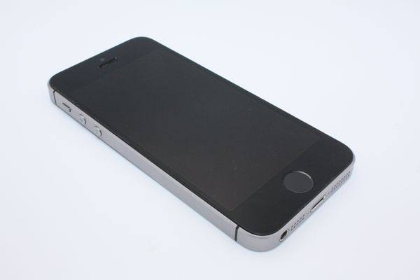 ムスビー 美品 Iphonese 第1世代 16gb Simフリー Spacegray Aランク Iphone Se Simフリー 国内版 9 630