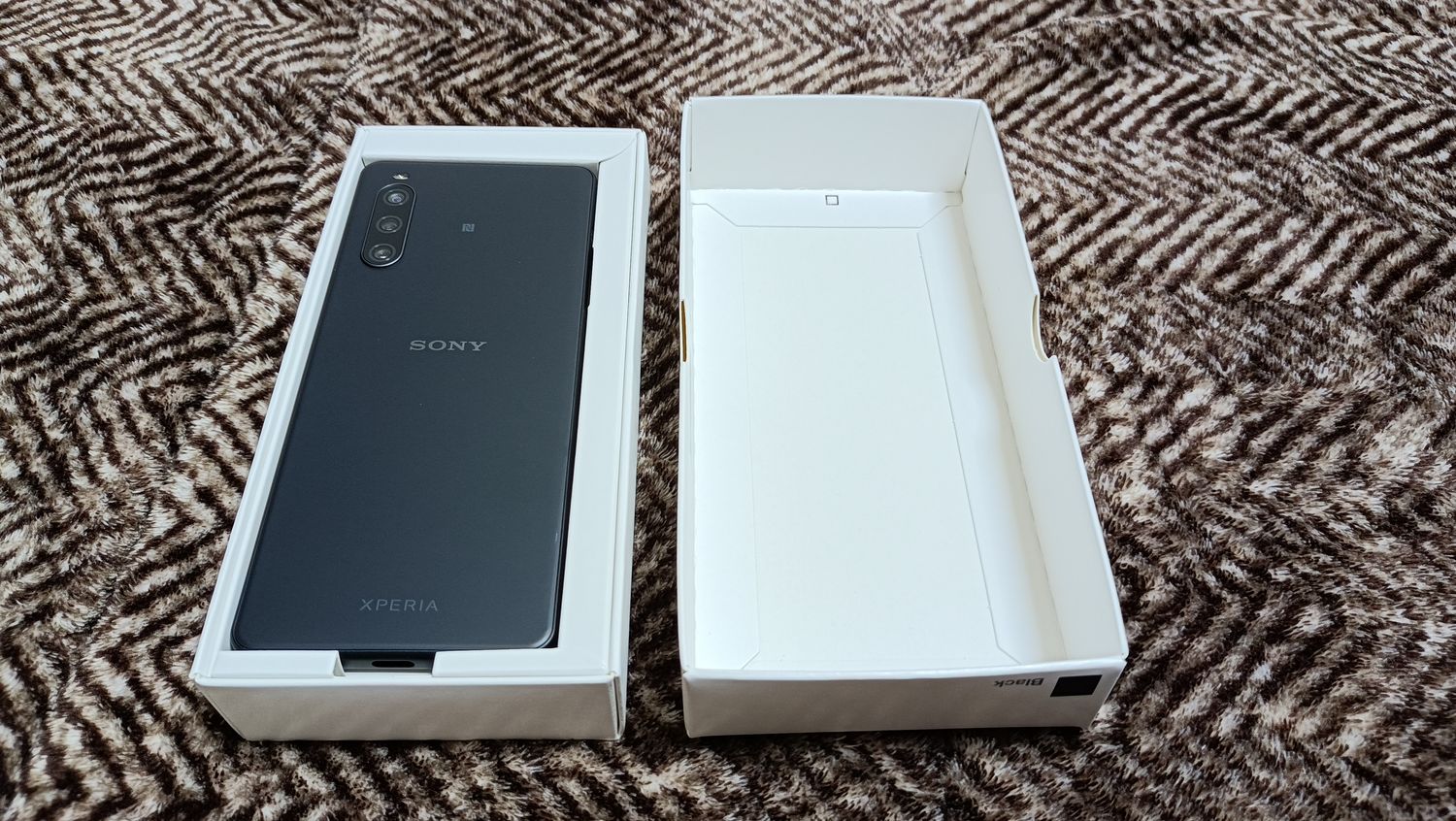 ムスビー｜Xperia 10 IV ブラック softbank版SIMフリー 開封のみ未使用  