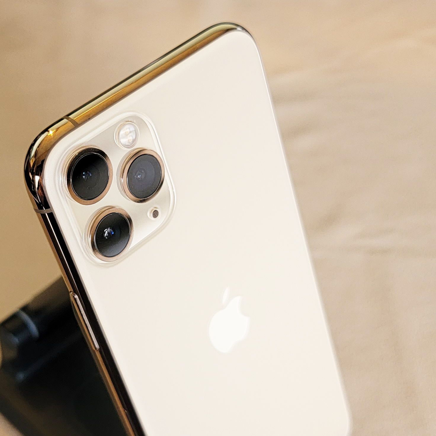 ムスビー｜永久保障 SIMフリー iPhone11 Pro 64GB ゴールド 香港版 