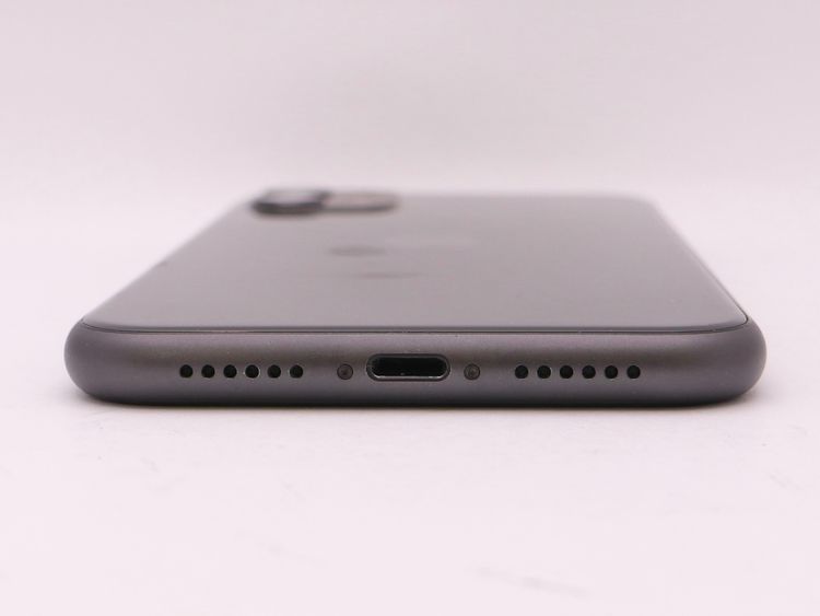 SIM�ե꡼ iPhone11 64GB �֥�å� �Хåƥ꡼����73%