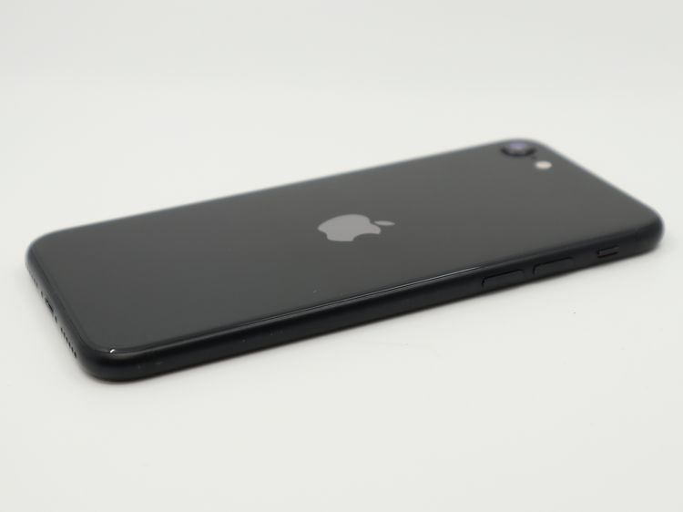 SIM�ե꡼ iPhone SE ��2���� 128GB �֥�å� BT����75%