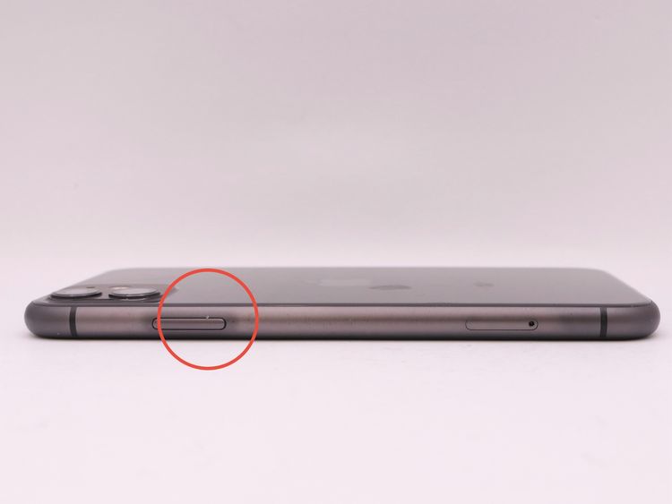 SIM�ե꡼ iPhone11 64GB �֥�å� �Хåƥ꡼����73%