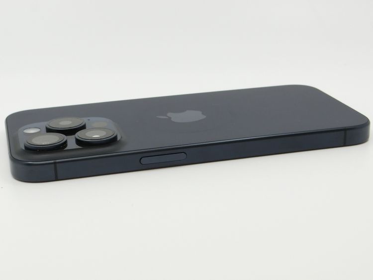 SIM�ե꡼ iPhone15Pro 128GB �֥롼�����˥��� �Хåƥ꡼����81%