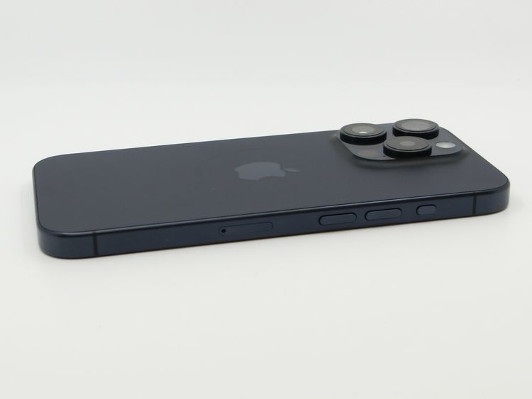 SIM�ե꡼ iPhone15Pro 128GB �֥롼�����˥��� �Хåƥ꡼����81%