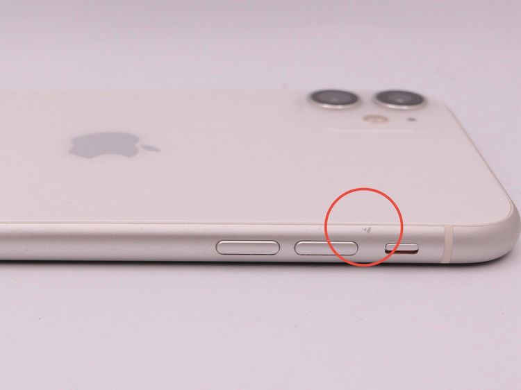 SIM�ե꡼ iPhone11 64GB �ۥ磻�� �Хåƥ꡼����72%