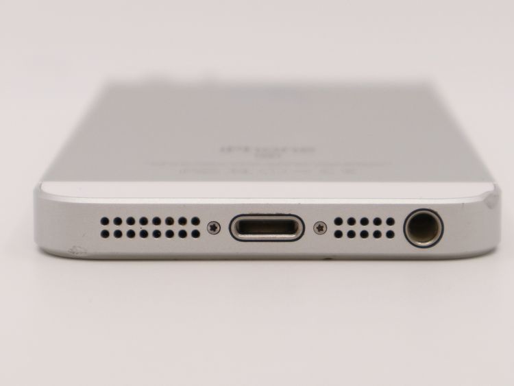 �ڥȡ�������Х����SIM�ե꡼ iPhoneSE 32GB ����С� �Хåƥ꡼����89%