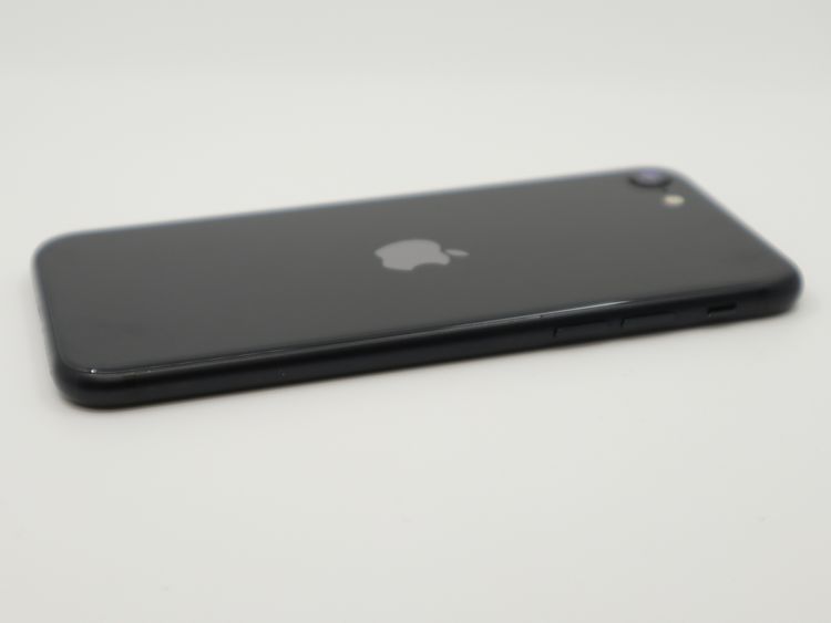 SIM�ե꡼ iPhoneSE��2���� 64GB �֥�å� BT����86%