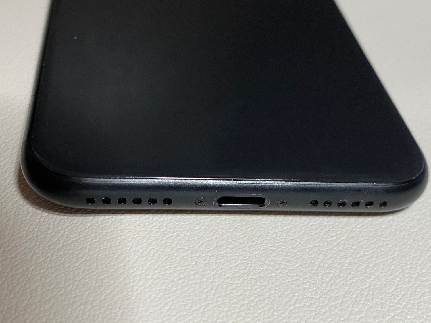 ムスビー｜iPhoneSE2 64GB SIMフリー スペースグレー【iPhone SE