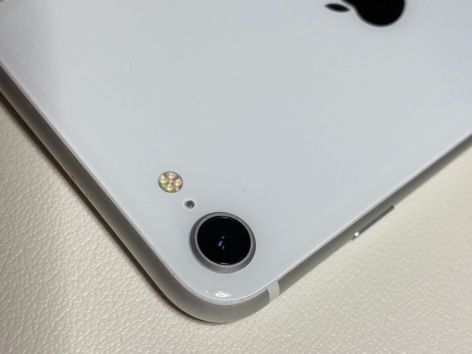 ムスビー｜iPhoneSE2 64GB SIMフリー ホワイト【iPhone SE(第2世代