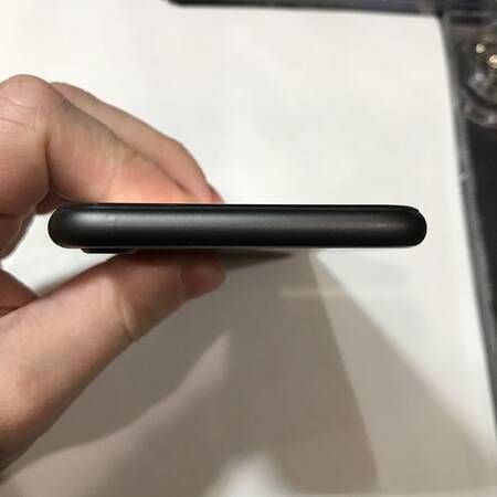 ムスビー｜【値下げしました！】iPhone 8 au 64GB スペースグレイ【美 