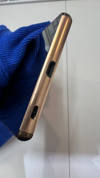 �ڽ���Ź�����ѡ�Xperia Z4 32GB ���åѡ�