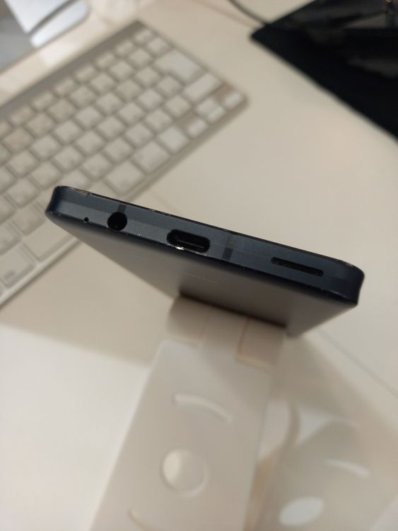 AQUOS sense6s 64GB au �֥�å�