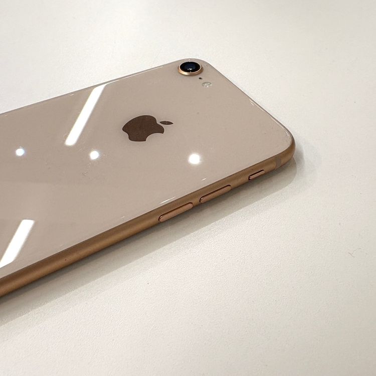 �ڽ���Ź�����ѡ�iPhone8 64GB ������� �Хåƥ꡼��������100%