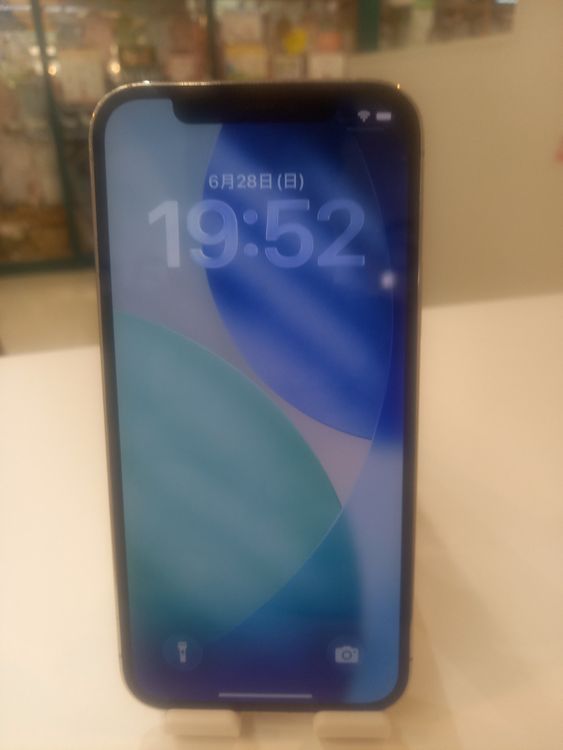 �ڽ���Ź�����ѡ�iPhone12Pro 256GB ����С� au