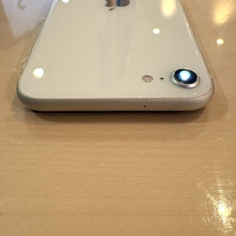 �ڽ���Ź�����ѡ�iPhoneSE ��2���� 128GB �ۥ磻�� �Хåƥ꡼100%